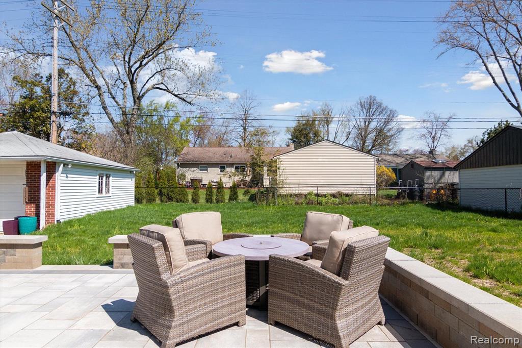 16976 Beverly Road Beverly Hills, MI 48025 - Photo 27 of 30