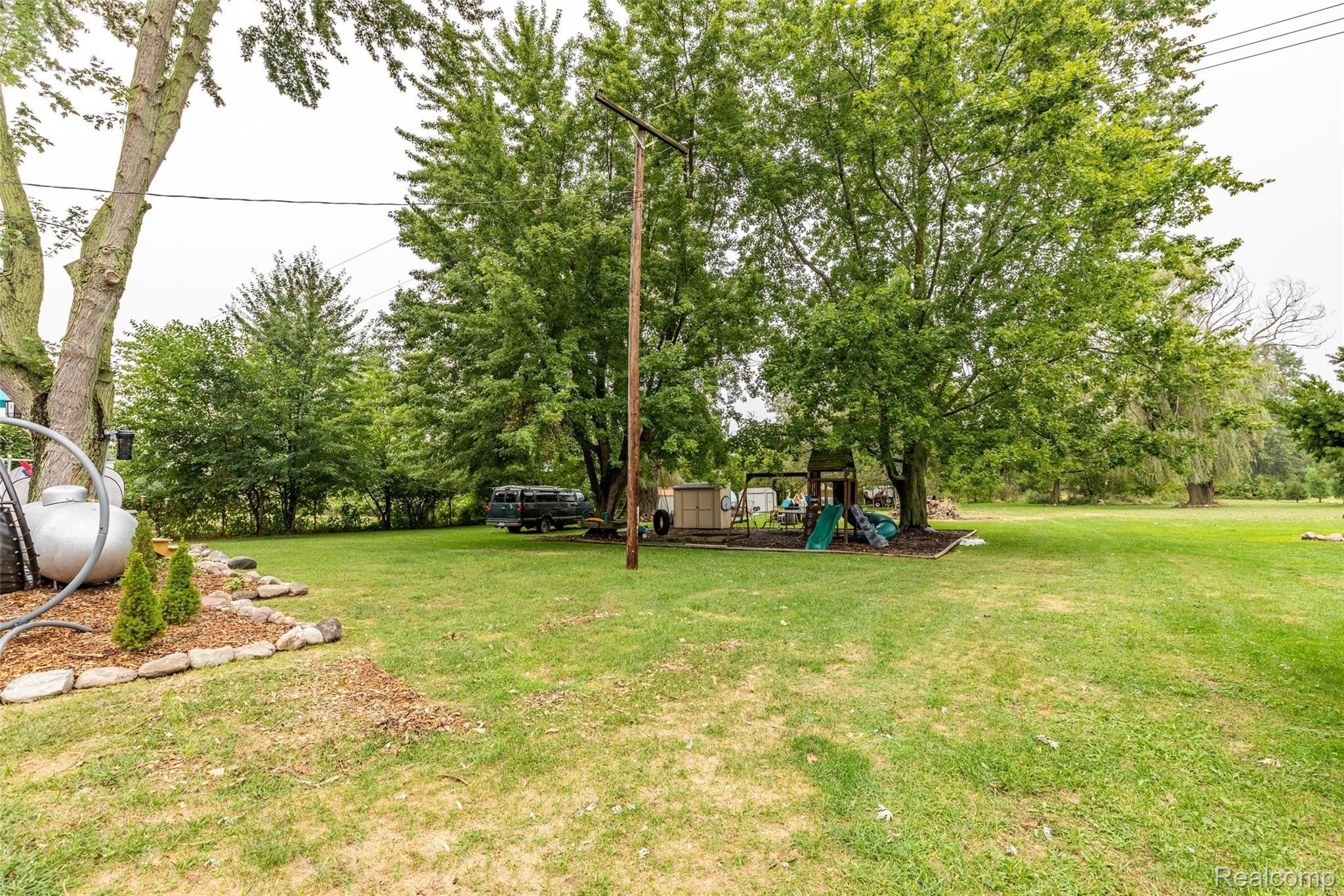 6218 Colf Road Carleton, MI 48117 - Photo 13 of 35 13.Yard