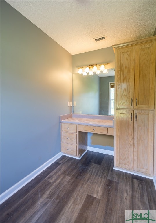 306 Main Trail Midway, GA 31320 - Photo 20 of 36 PB vanity room