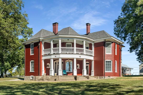 $2,595,000 | 319 East Hill Avenue, Lewisburg, TN 37091