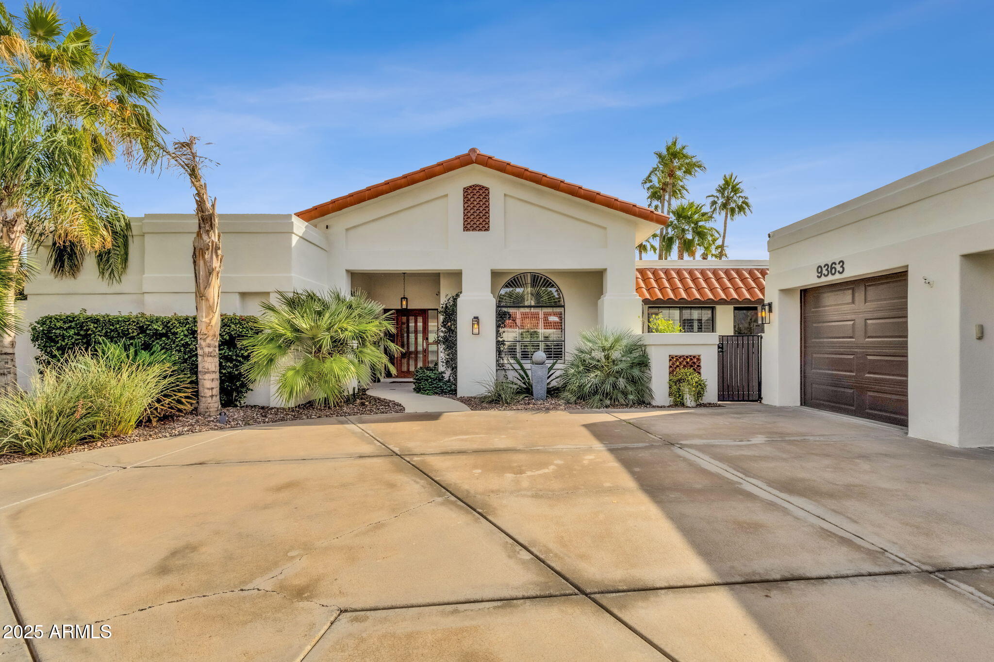 9363 North 110th Street Scottsdale, AZ 85259 - Photo 5 of 50 5-web-or-mls-9363-n-110th-st