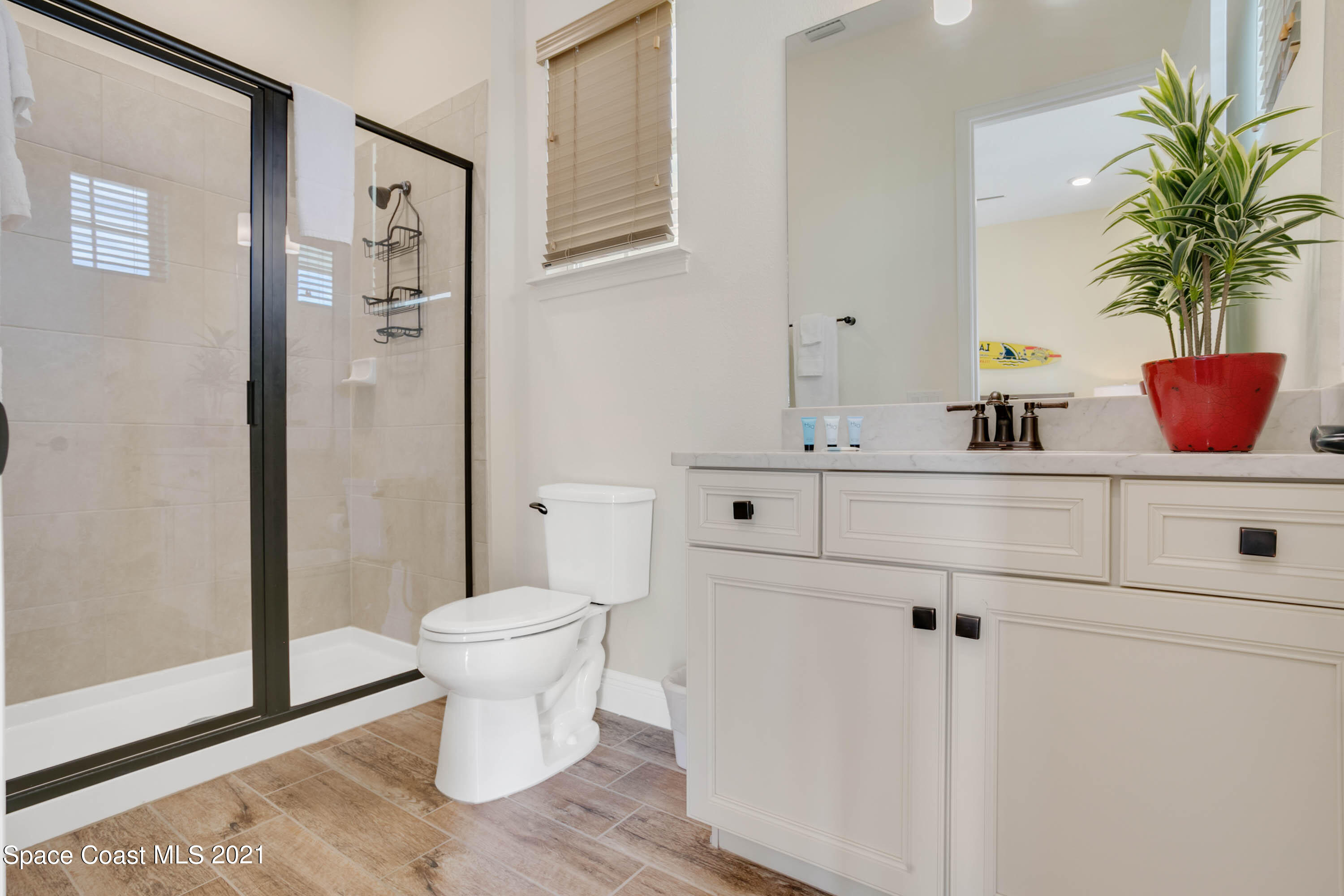 3070 Key Lime Loop Kissimmee, FL 34747 - Photo 19 of 35 Bathroom 3