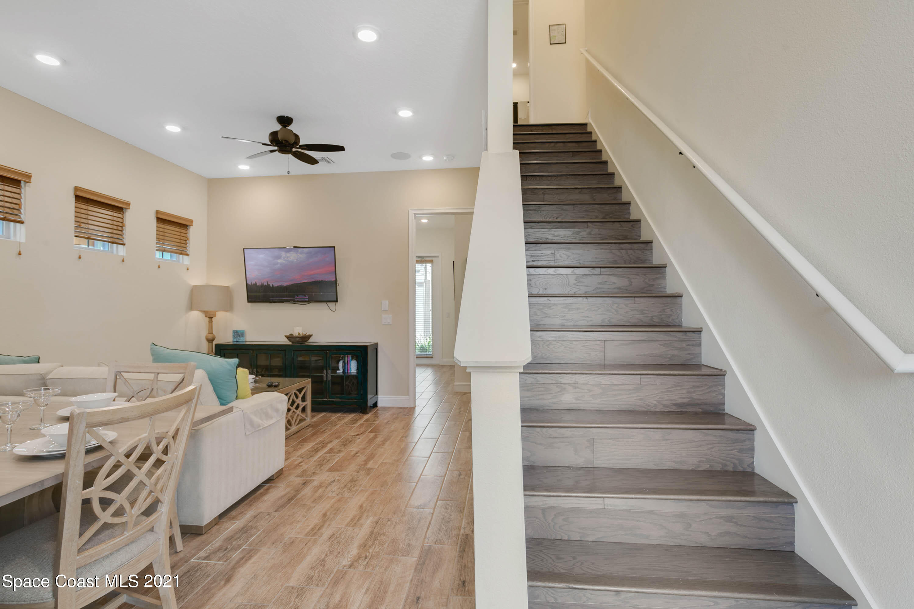 3070 Key Lime Loop Kissimmee, FL 34747 - Photo 9 of 35 Foyer