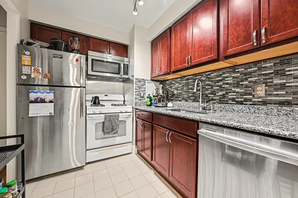 $1,850 | 1245 Island Drive, Unit 202, Ann Arbor, MI 48105