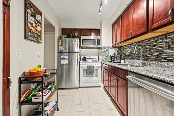 $1,850 | 1245 Island Drive, Unit 202, Ann Arbor, MI 48105