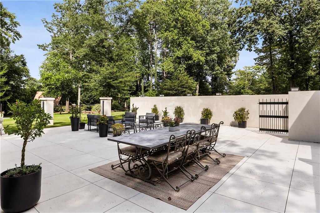 9650 Coleman Road Roswell, GA 30075 - Photo 11 of 97