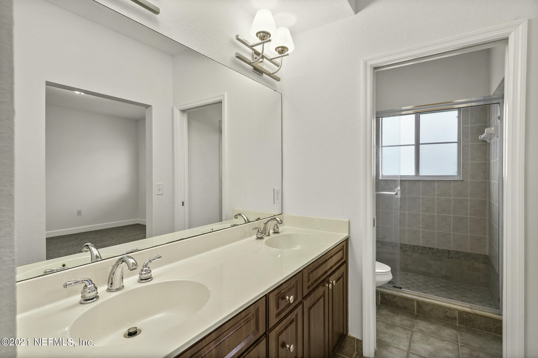9745 Touchton Road, Unit 625 Jacksonville, FL 32246 - Photo 22 of 36 MASTER BATH
