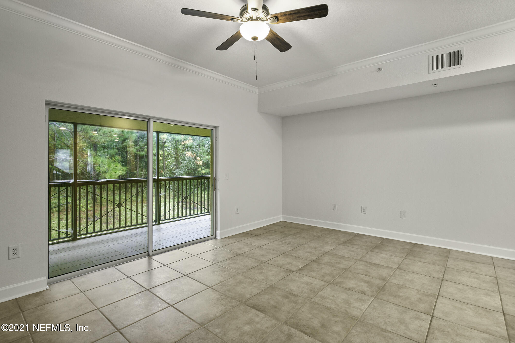 9745 Touchton Road, Unit 625 Jacksonville, FL 32246 - Photo 8 of 36 GREAT ROOM