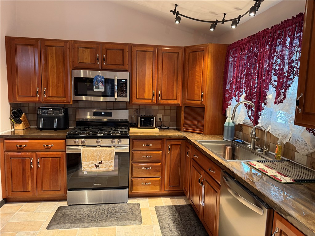 8 Weaver Creek Road Erwin, NY 14870 - Photo 7 of 26