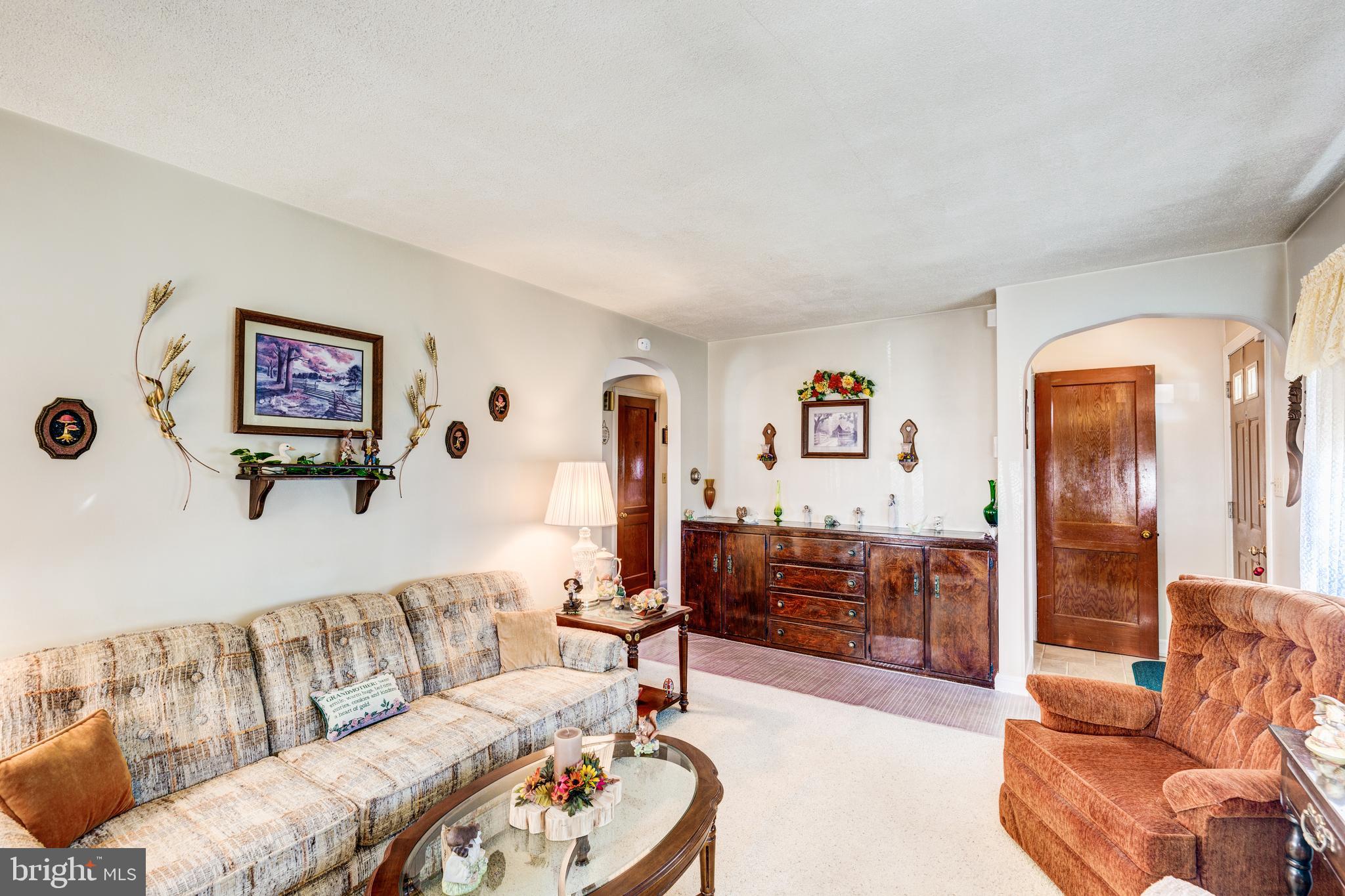 433 Hook Road Westminster, MD 21157 - Photo 4 of 39 Gallery Image 4
