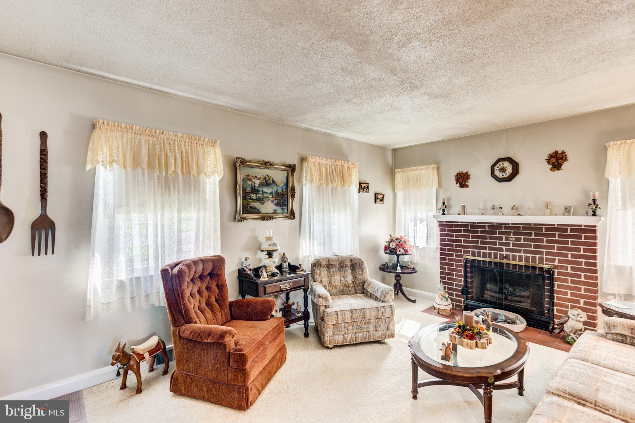 433 Hook Road Westminster, MD 21157 - Photo 5 of 39 Gallery Image 5