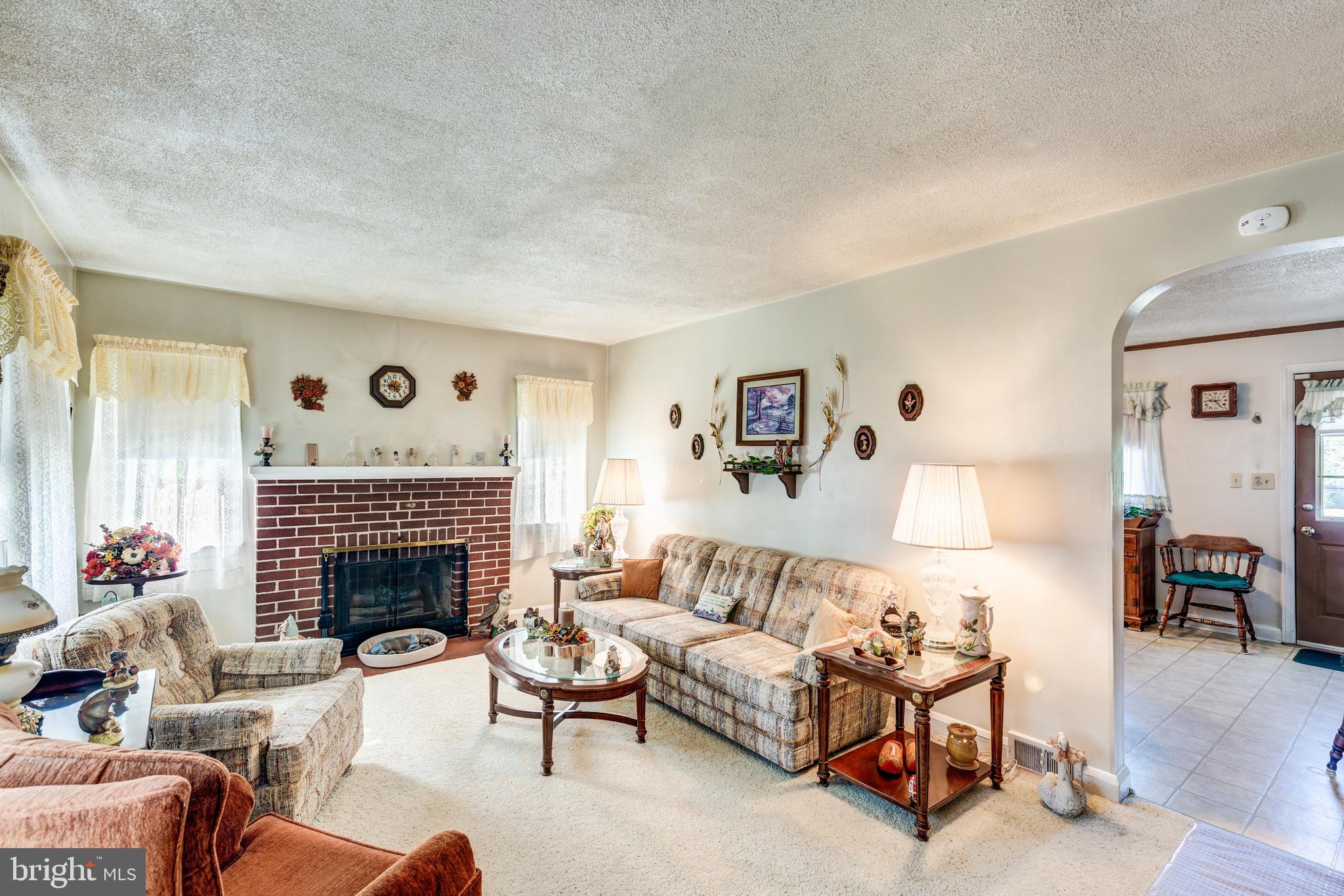 433 Hook Road Westminster, MD 21157 - Photo 7 of 39 Gallery Image 7
