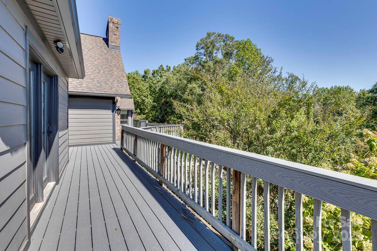 285 Old Batson Road Taylors, SC 29687 - Photo 25 of 48 a view of a balcony with wooden floor and fence