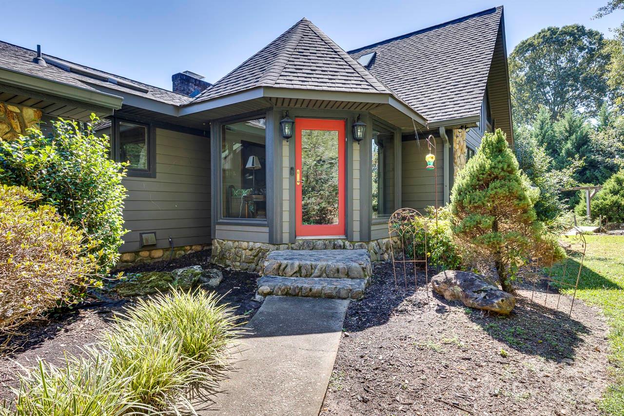 285 Old Batson Road Taylors, SC 29687 - Photo 6 of 48 a front view of a house