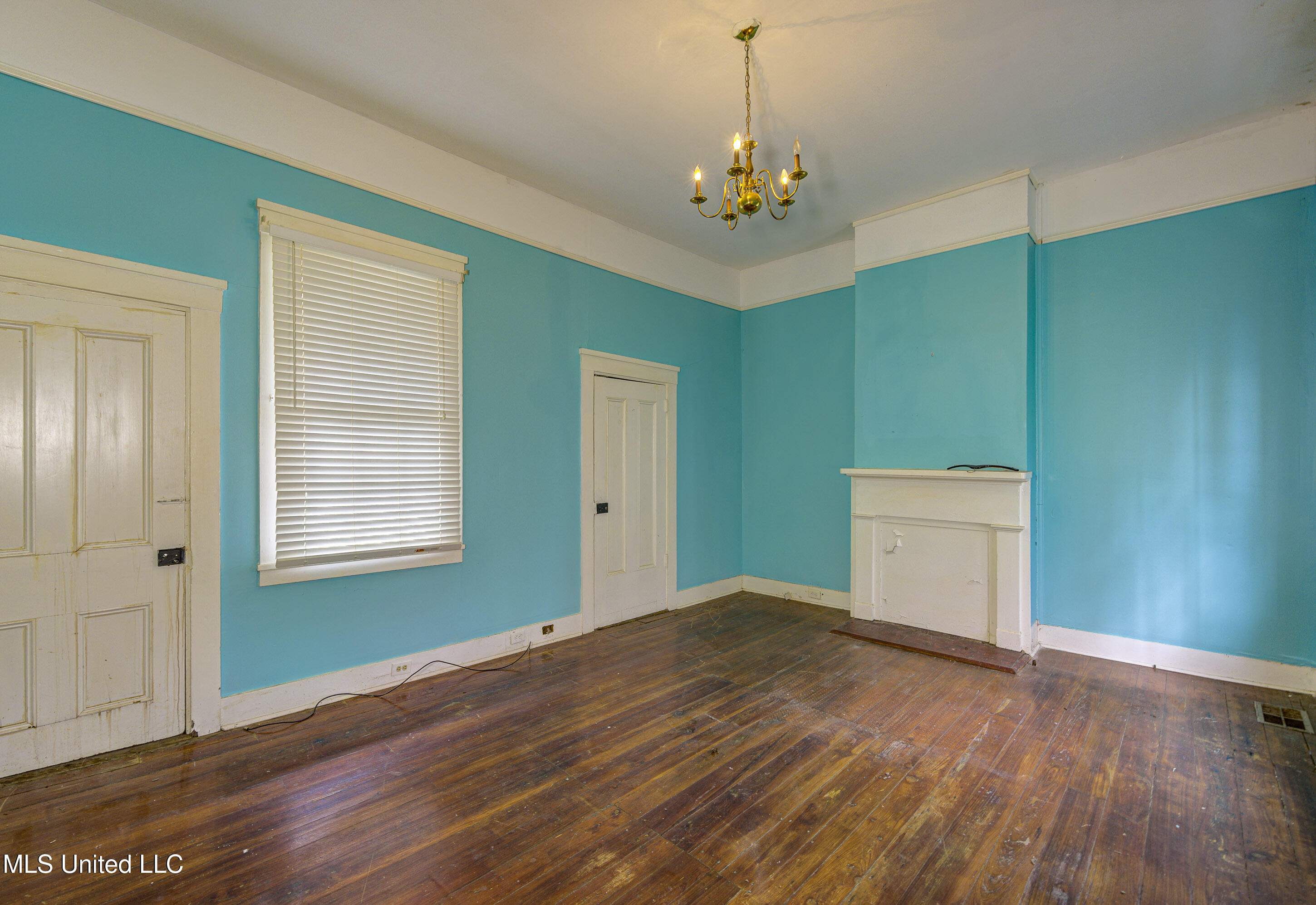 1115 Grove Street Vicksburg, MS 39183 - Photo 21 of 36 WVH Right Rear Room 2