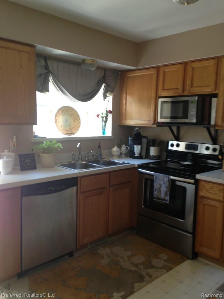 1564 Millbrook Road Canton, MI 48188 - Photo 4 of 12 m4.jpg