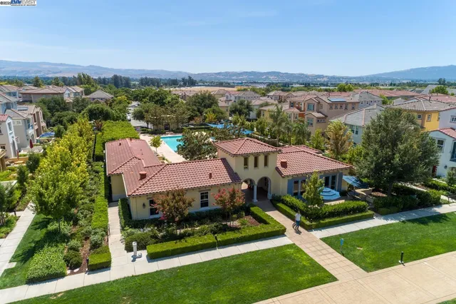 $725,000 | 2890 Kew Avenue, Unit 14, Livermore, CA 94551