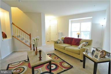 2632 St Marys View Road Accokeek, MD 20607 - Photo 5 of 23 Living Room