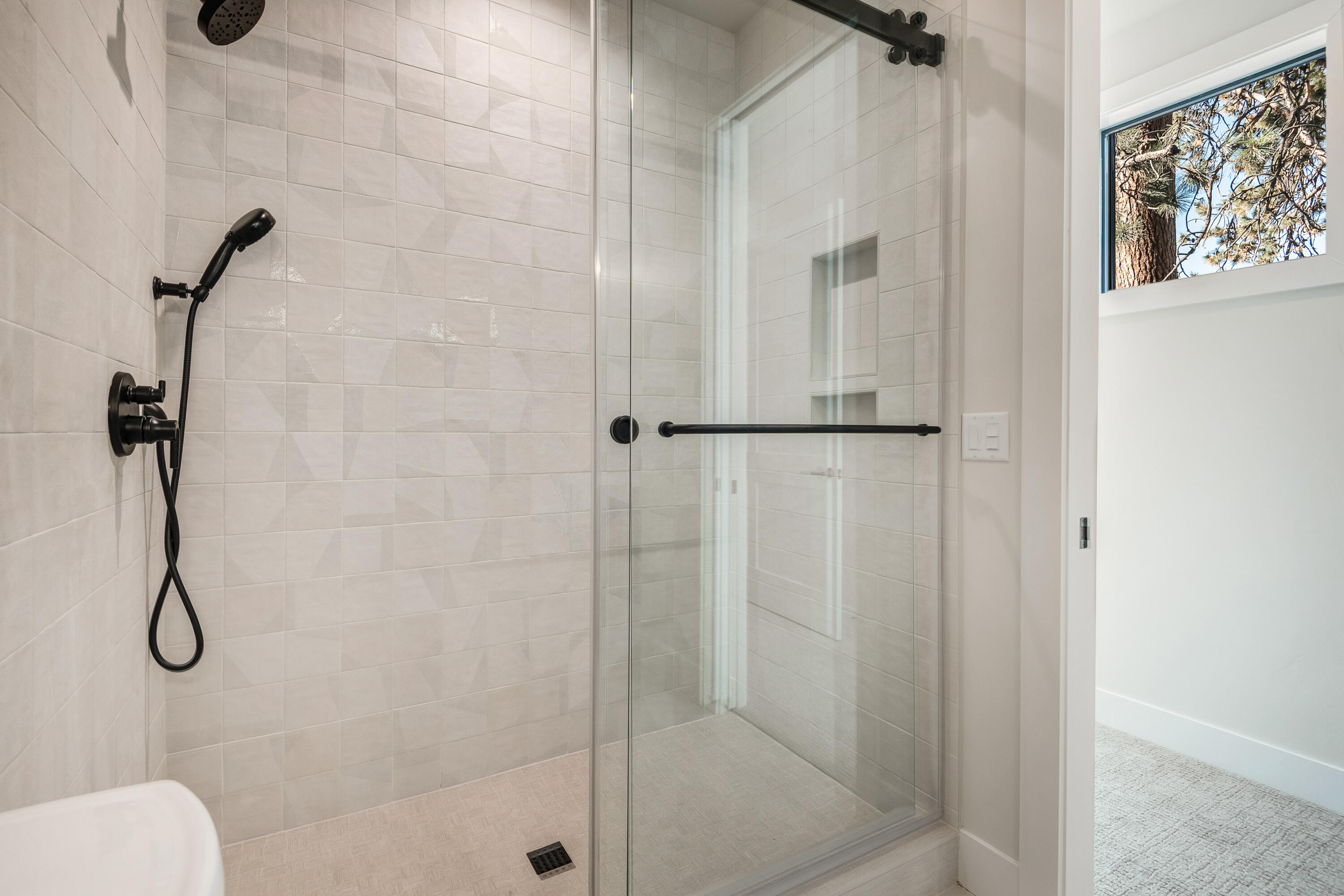 334 Southwest Roosevelt Avenue, Unit 4 Bend, OR 97702 - Photo 15 of 22 a bathroom with a shower