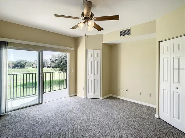 a view of livingroom with an entryway
