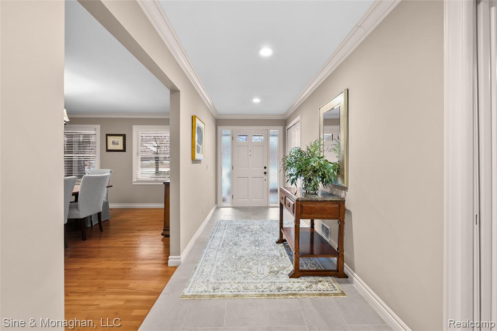 210 Mead Road Rochester Hills, MI 48306 - Photo 4 of 56
