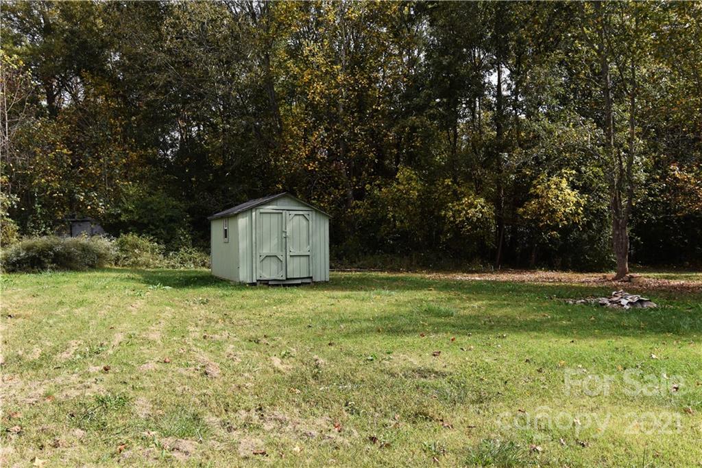 174 High Ridge Circle Maiden, NC 28650 - Photo 3 of 28 Gallery Image 3