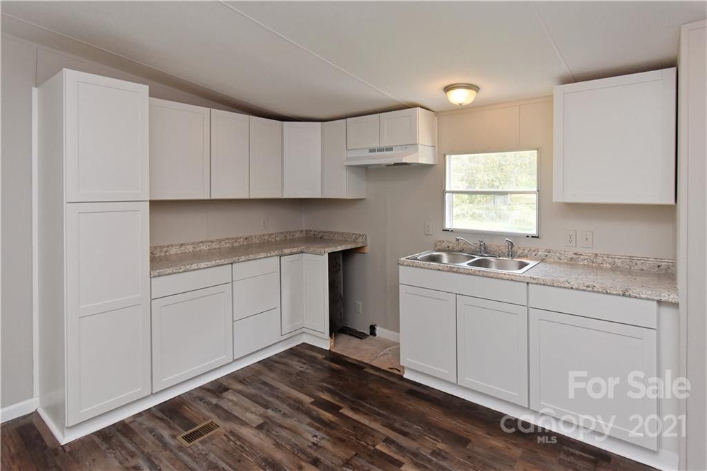 174 High Ridge Circle Maiden, NC 28650 - Photo 10 of 28 Gallery Image 10