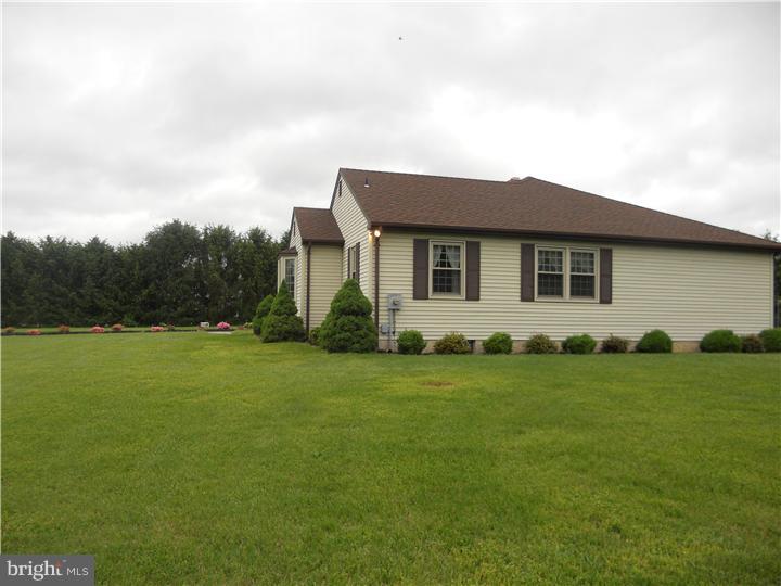 587 Lincoln Road Pilesgrove, NJ 08098 - Photo 2 of 24 Exterior Side