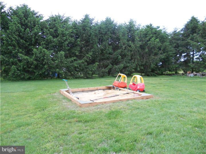 587 Lincoln Road Pilesgrove, NJ 08098 - Photo 24 of 24 Side Yard