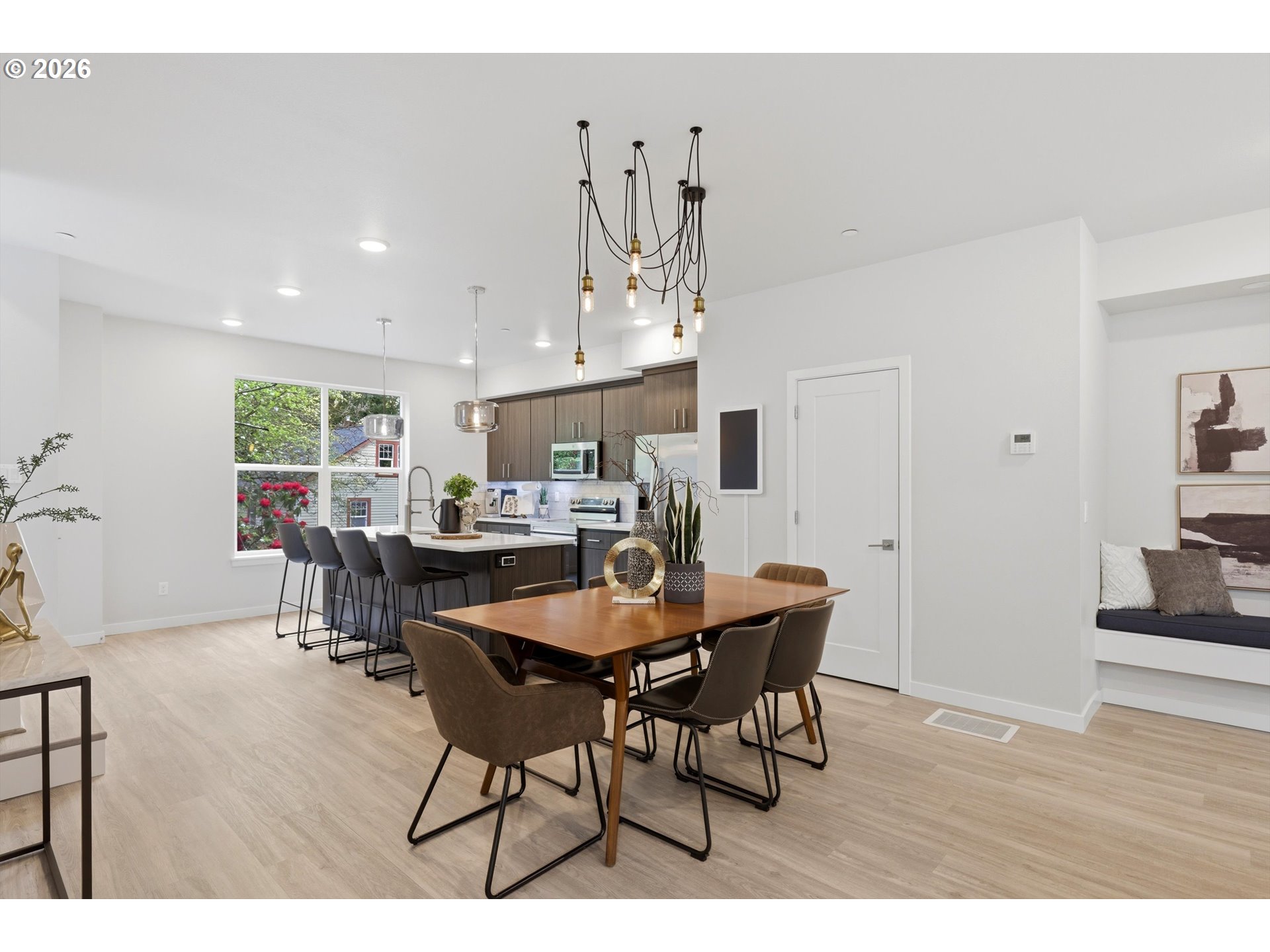 3098 Southwest Pendleton Street Portland, OR 97239 - Photo 14 of 41