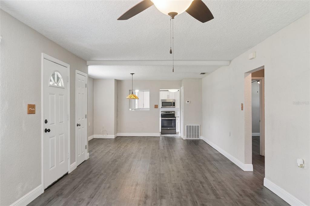 114 Angeles Road DeBary, FL 32713 - Photo 4 of 23