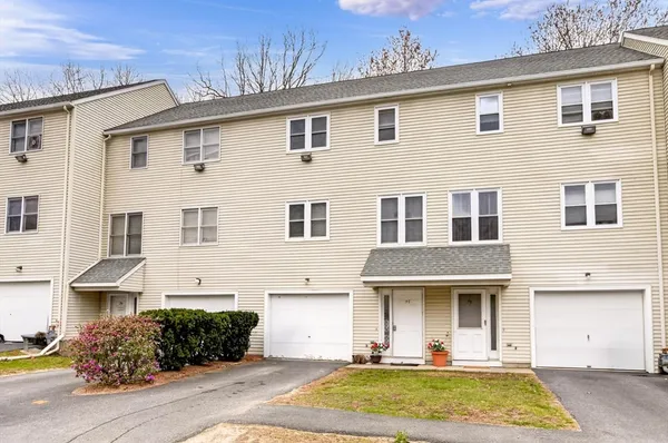 $339,000 | 27 Towle Drive, Unit 27, Holden, MA 01520