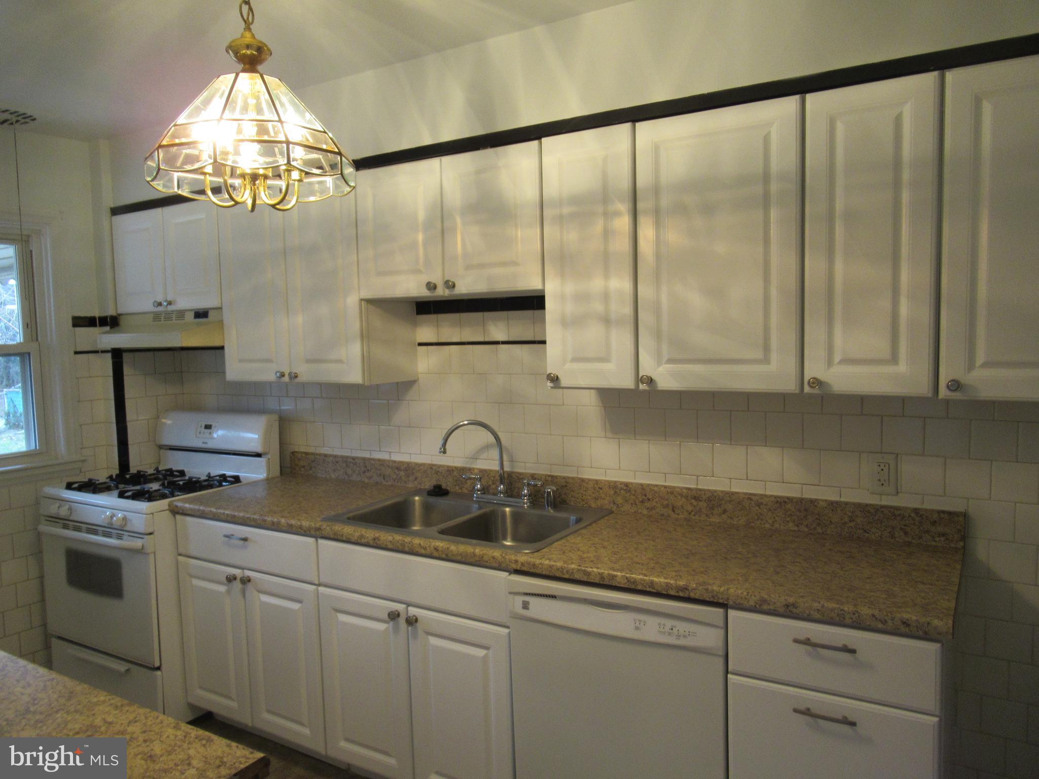 1125 Granville Road Baltimore, MD 21207 - Photo 20 of 38 Kitchen