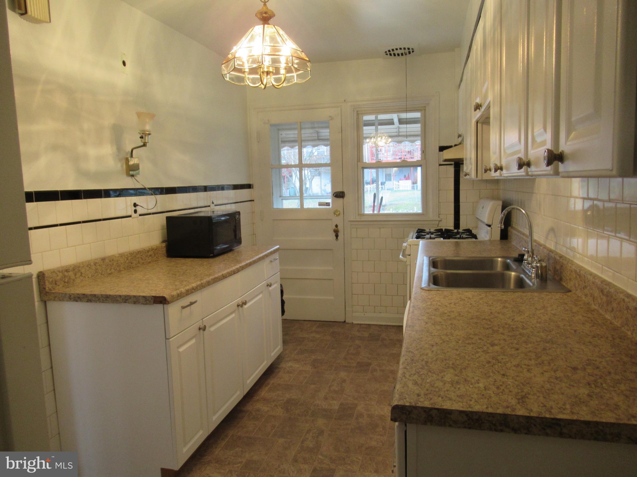 1125 Granville Road Baltimore, MD 21207 - Photo 21 of 38 Kitchen