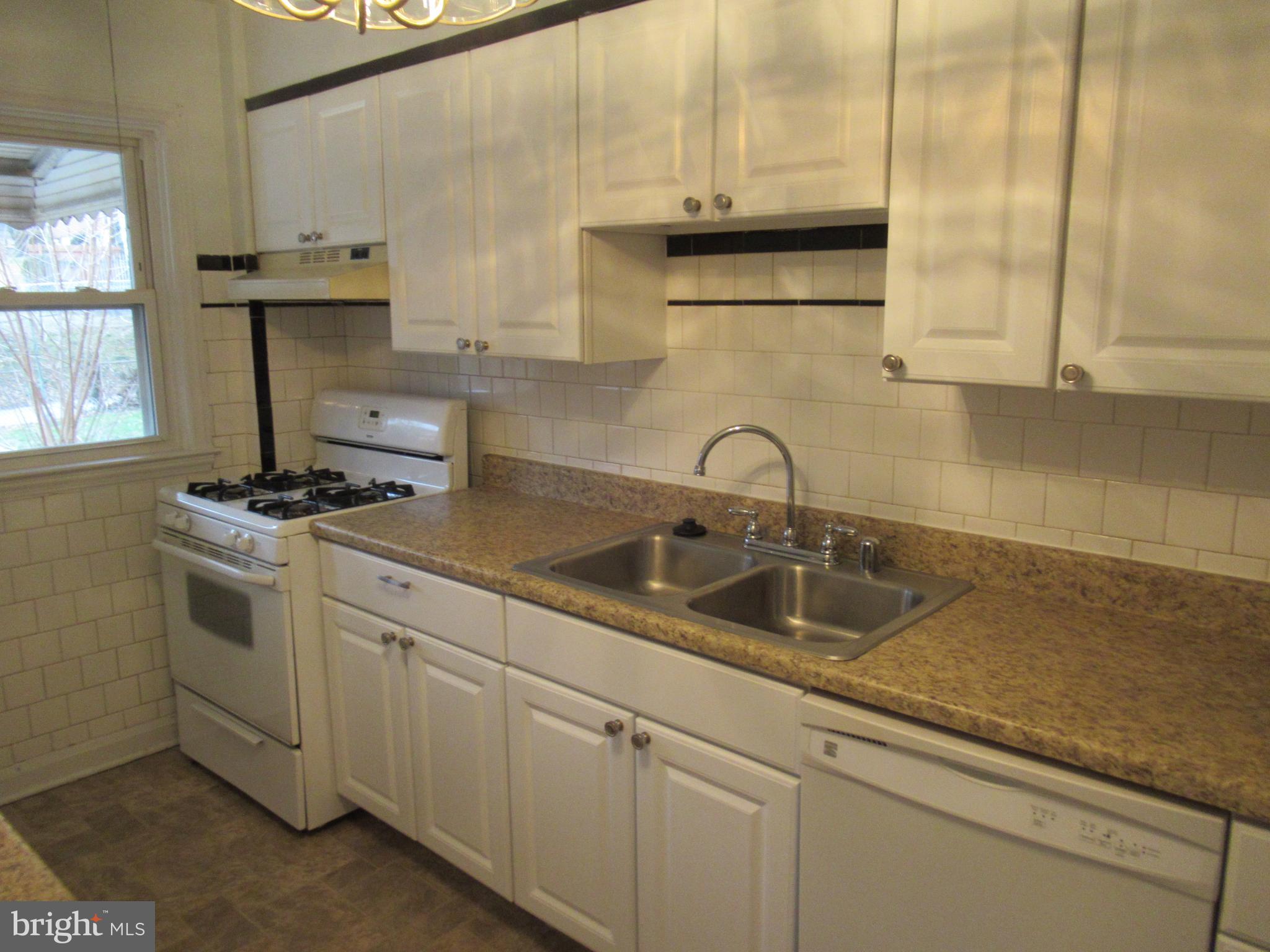 1125 Granville Road Baltimore, MD 21207 - Photo 24 of 38 Kitchen