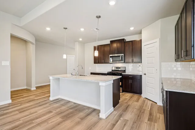 $374,690 | 6619 Castella Drive, Rosharon, TX 77583