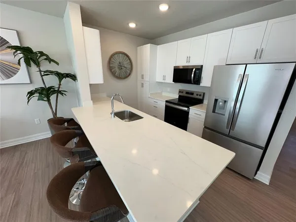 $2,395 | 1147 East Caroline Street, Tavares, FL 32778