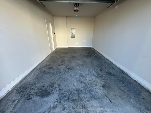 $2,395 | 1147 East Caroline Street, Tavares, FL 32778