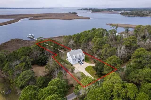 $795,000 | 2857 North 1st Avenue, Milton, FL 32583