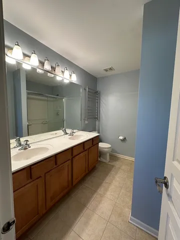 $2,450 | 2462 Emily Lane, Elgin, IL 60124