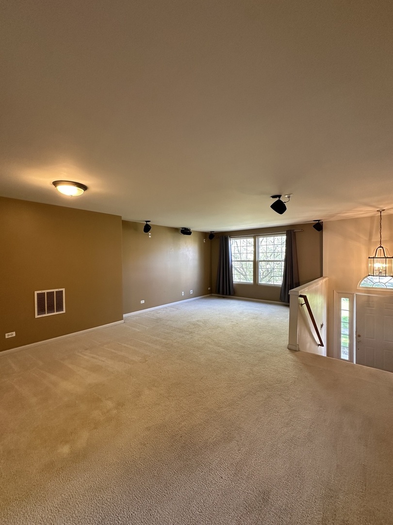 2462 Emily Lane Elgin, IL 60124 - Photo 3 of 19