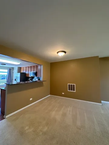 $2,450 | 2462 Emily Lane, Elgin, IL 60124