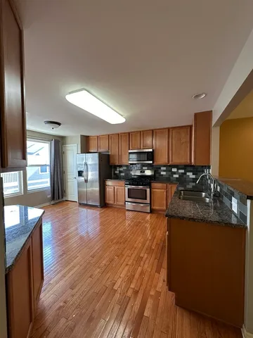 $2,450 | 2462 Emily Lane, Elgin, IL 60124