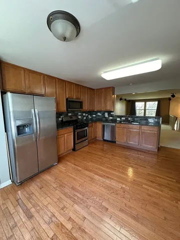 $2,450 | 2462 Emily Lane, Elgin, IL 60124