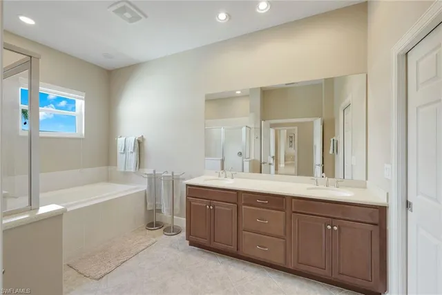 $899,900 | 9221 Quartz Lane, Unit 9202, Naples, FL 34120