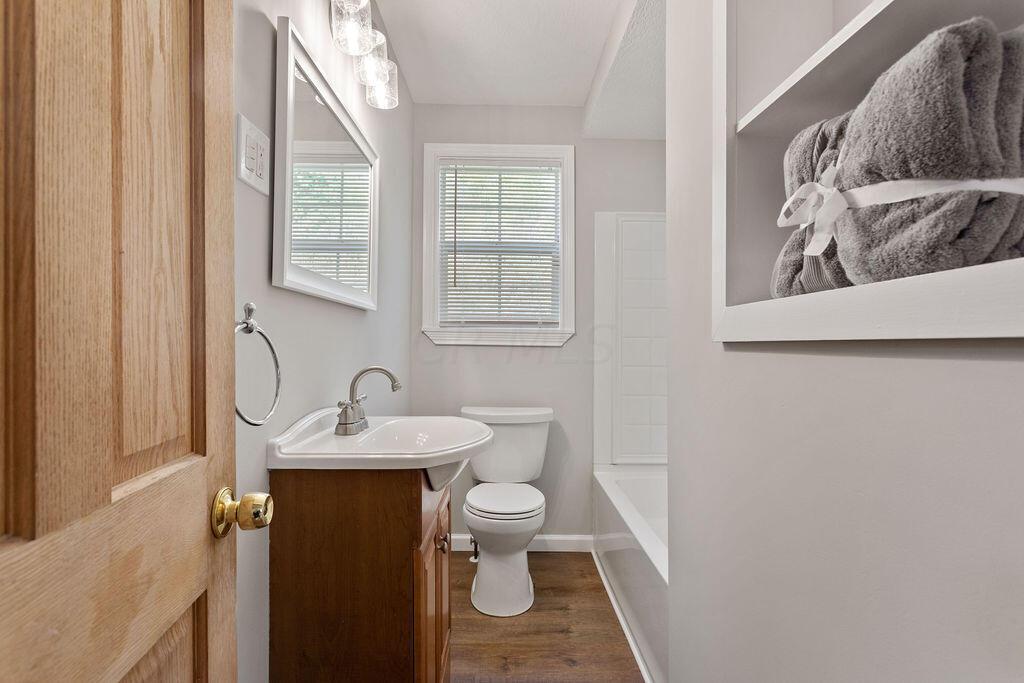 1611 Evergreen Road Columbus, OH 43207 - Photo 26 of 39 First floor second full bath