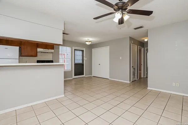 $1,000 | 820 West Olmos Drive, San Antonio, TX 78212