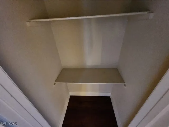 $995 | 5020 Indian River Drive, Unit 422, Las Vegas, NV 89103