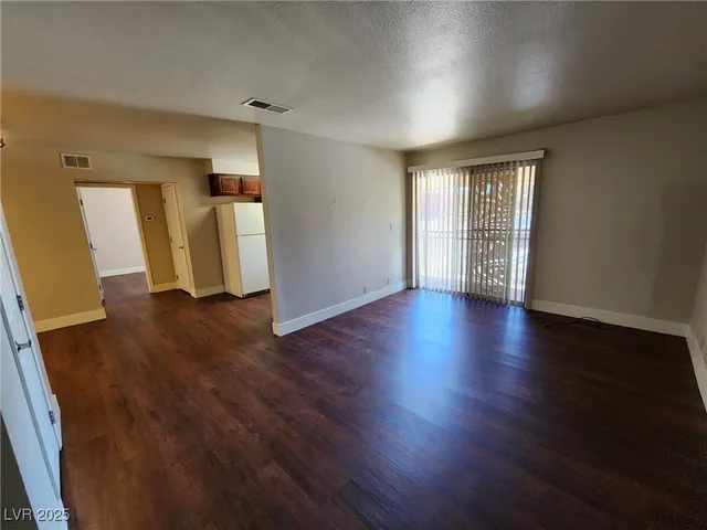 $995 | 5020 Indian River Drive, Unit 422, Las Vegas, NV 89103