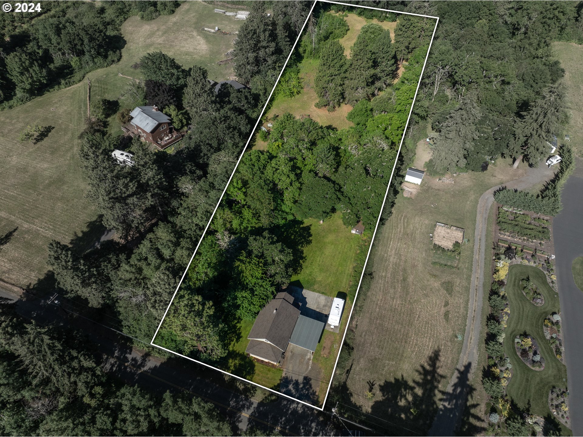 1100 Multnomah Road Hood River, OR 97031 - Photo 23 of 31 Gallery Image 23